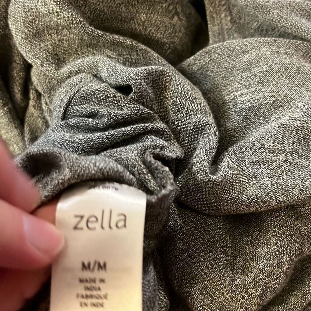 Zella medium gray cardigan with‎ keyhole in back - 2222 - Picture 6 of 6
